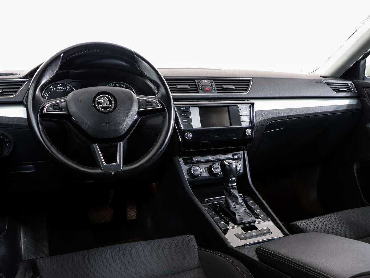 Skoda Superb с пробегом — 2016 год. Фото: #8