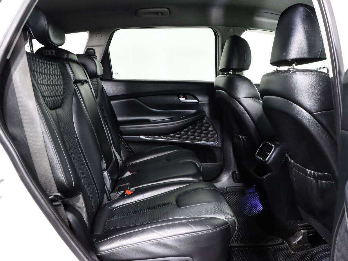 Hyundai Santa Fe с пробегом — 2018 год. Фото: #9