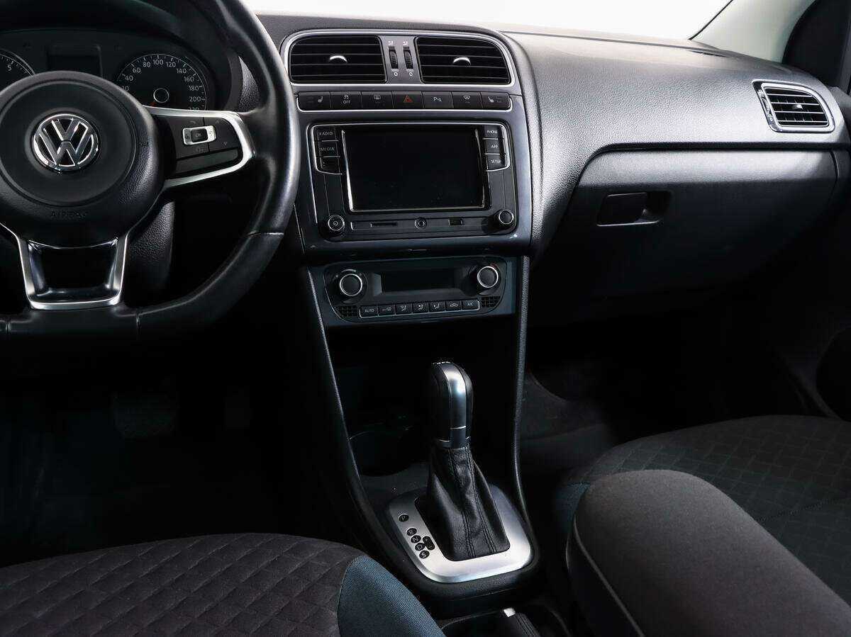 Volkswagen Polo с пробегом — 2019 год. Фото: #8
