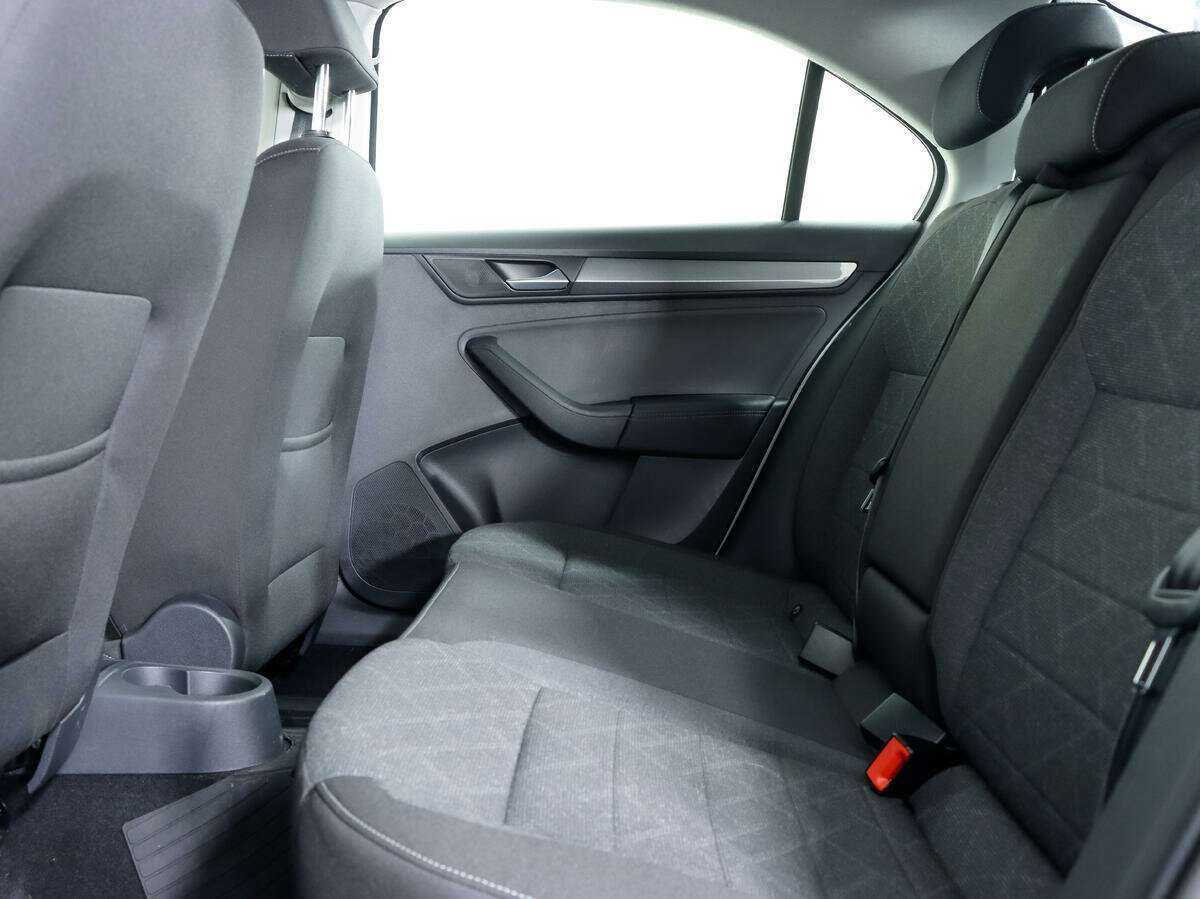 Volkswagen Polo с пробегом — 2022 год. Фото: #10