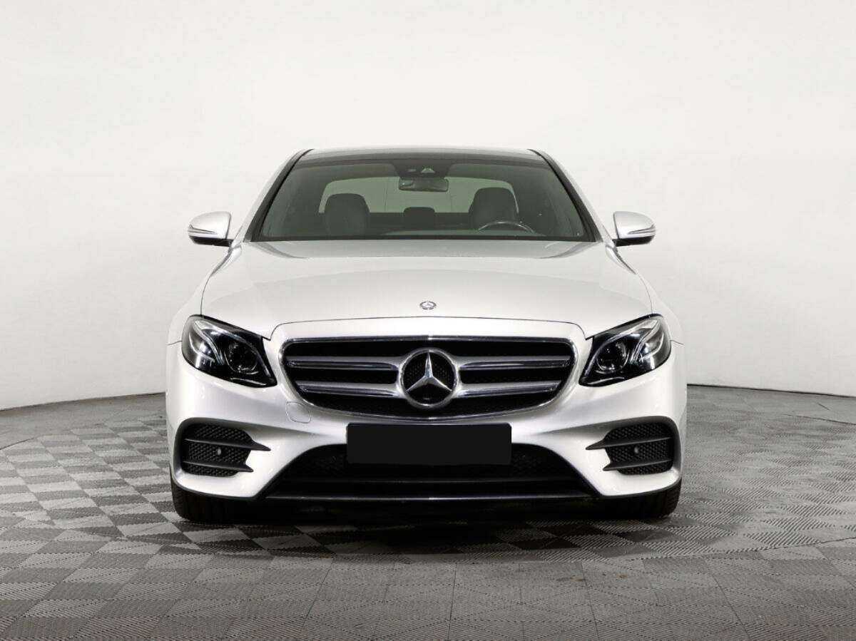 Mercedes-Benz E-Класс с пробегом — 2017 год. Фото: #1