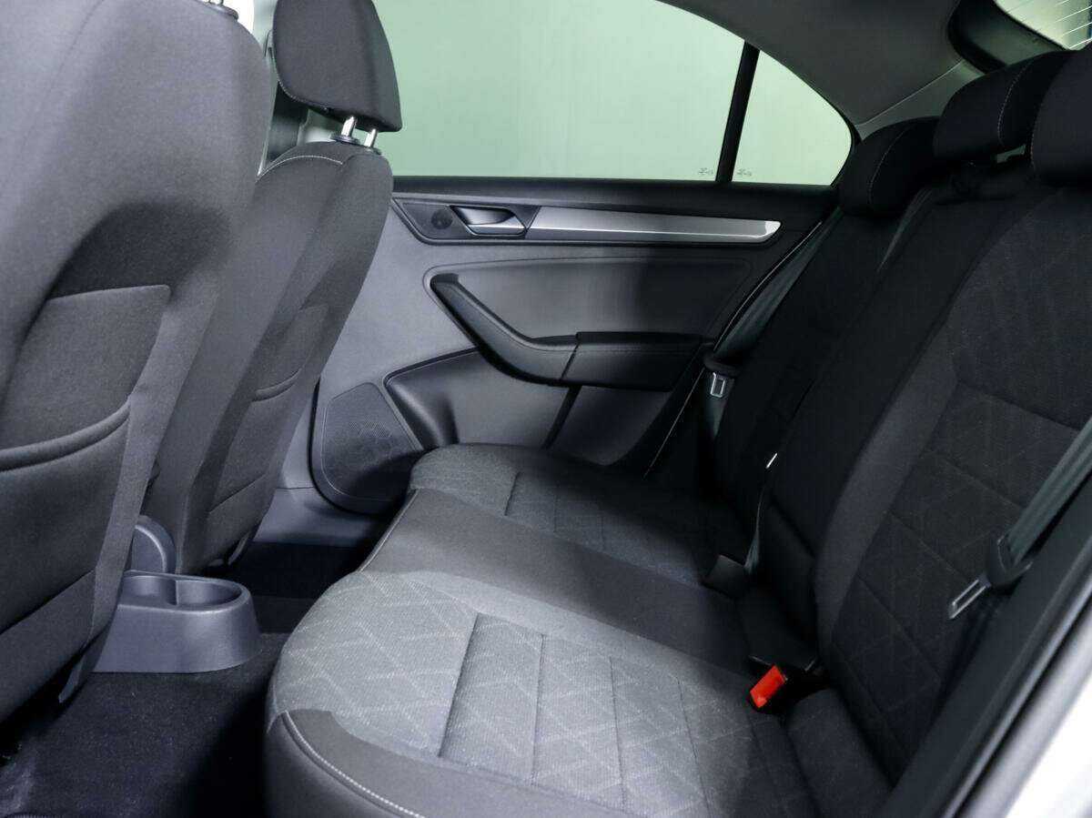 Volkswagen Polo с пробегом — 2020 год. Фото: #9