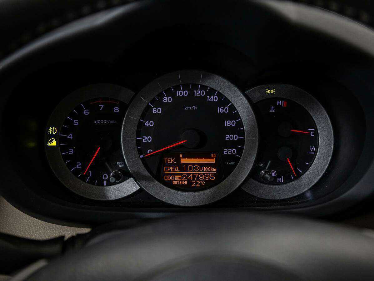 Toyota RAV4 с пробегом — 2007 год. Фото: #11