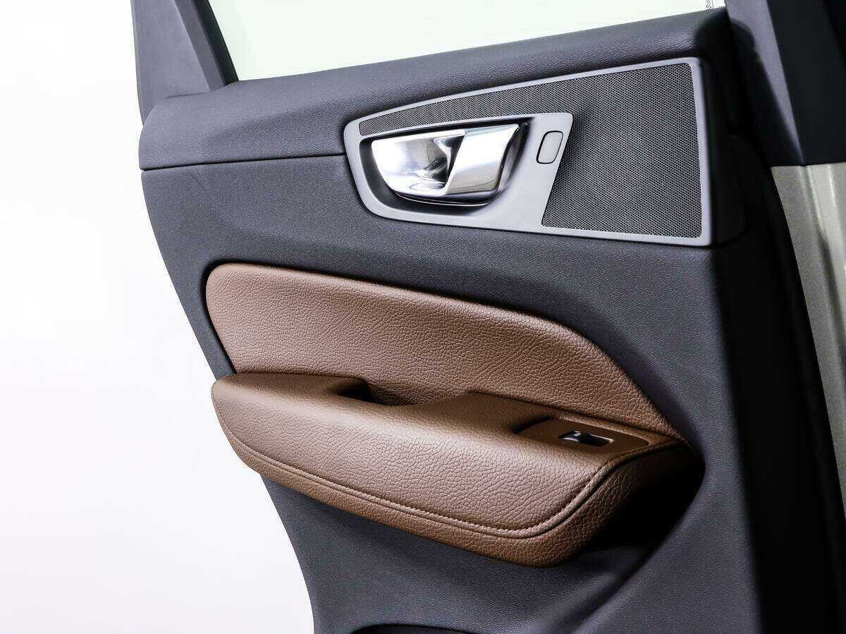 Volvo XC60 с пробегом — 2021 год. Фото: #14