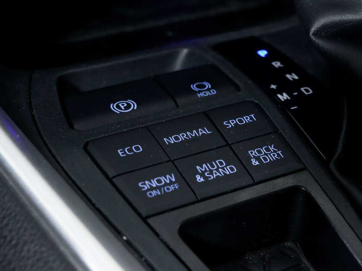 Toyota RAV4 с пробегом — 2021 год. Фото: #14