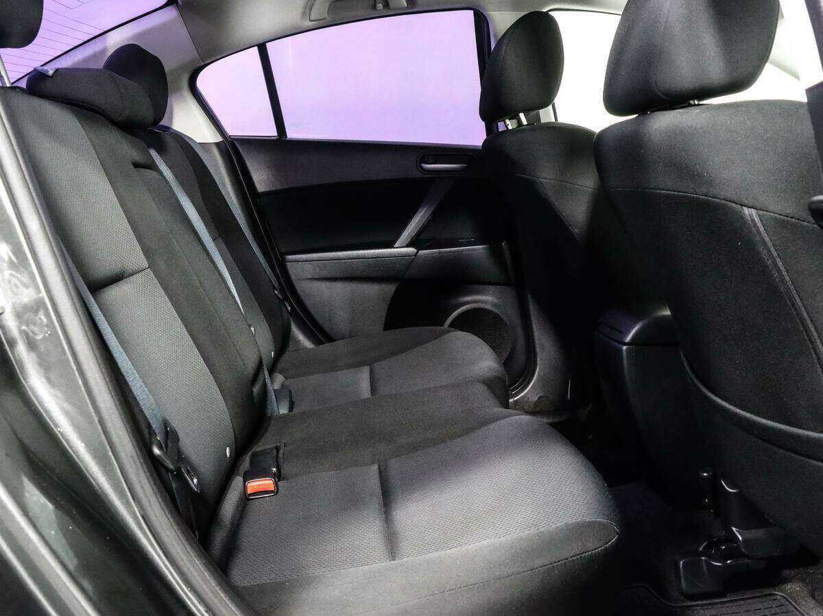 Mazda 3 с пробегом — 2010 год. Фото: #12