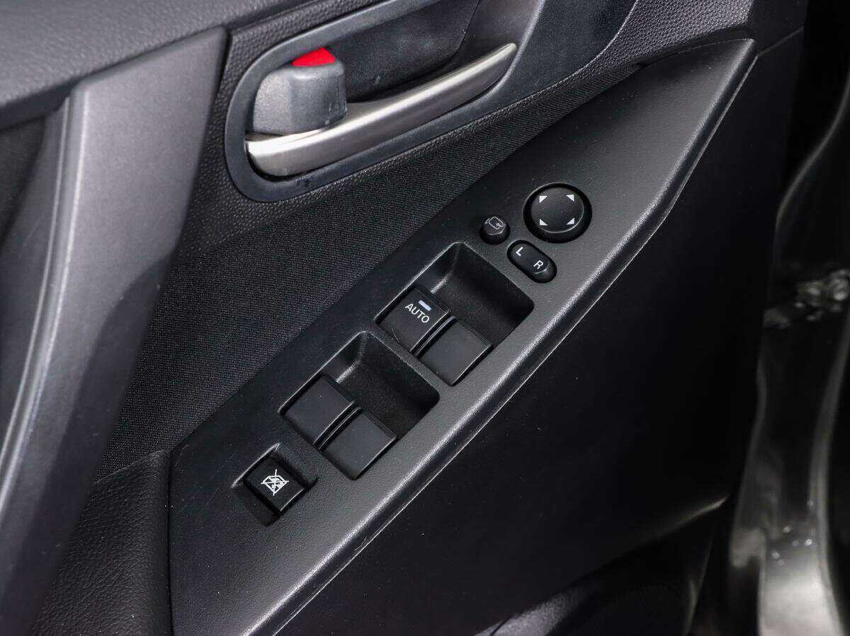 Mazda 3 с пробегом — 2010 год. Фото: #14