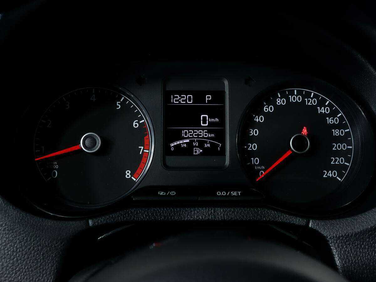 Volkswagen Polo с пробегом — 2018 год. Фото: #13