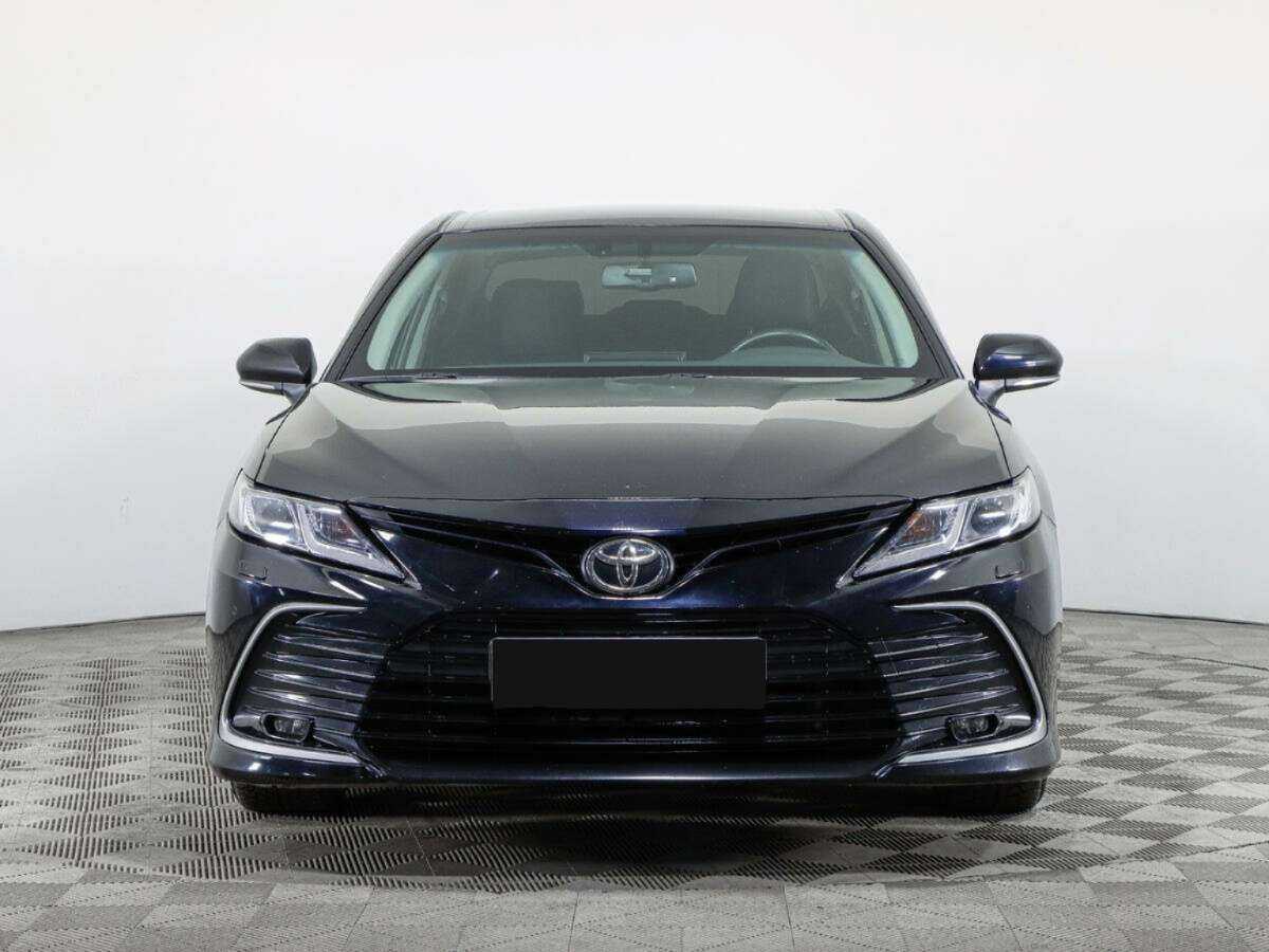 Toyota Camry с пробегом — 2021 год. Фото: #1