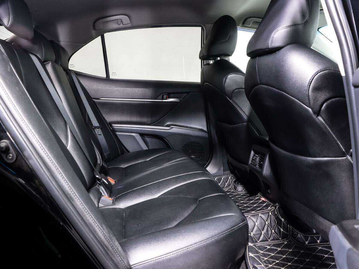 Toyota Camry с пробегом — 2021 год. Фото: #8