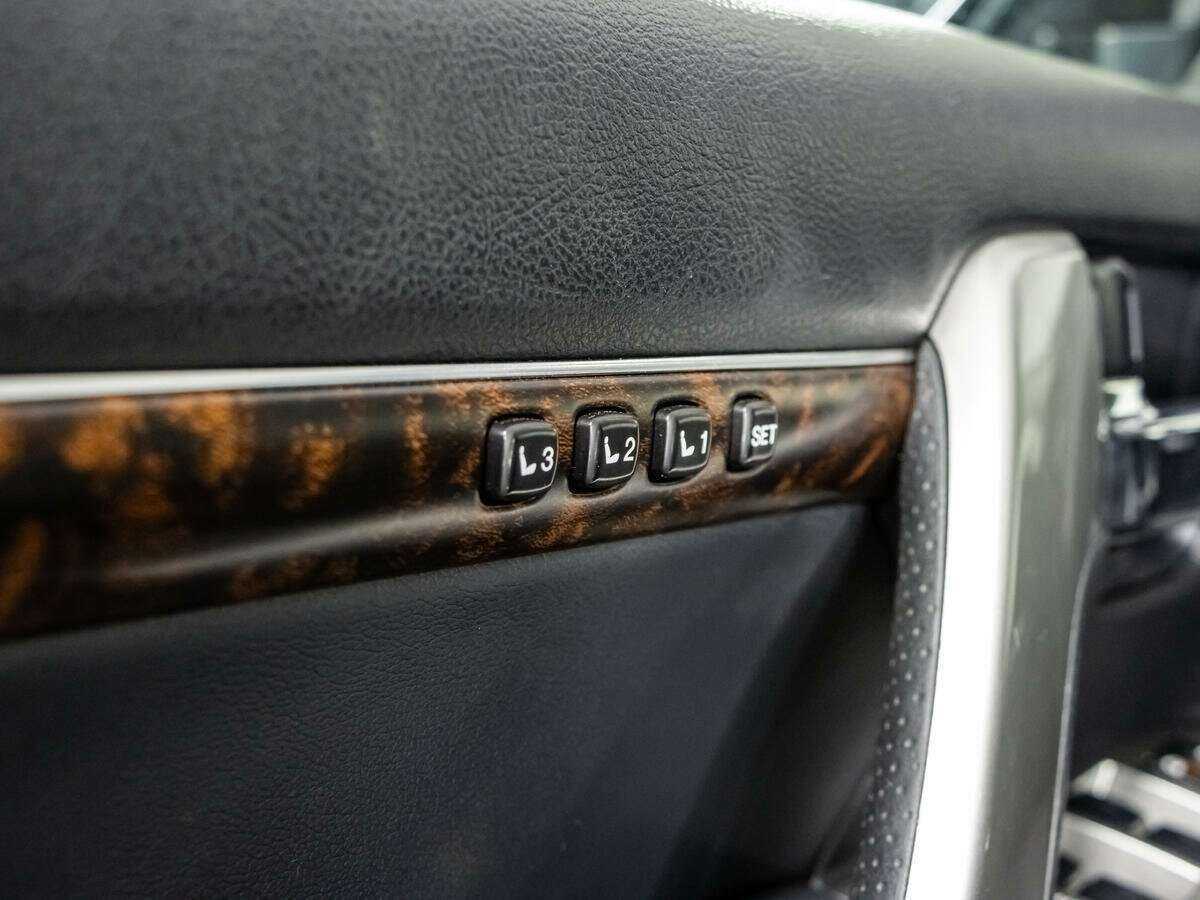 Toyota Land Cruiser с пробегом — 2014 год. Фото: #15