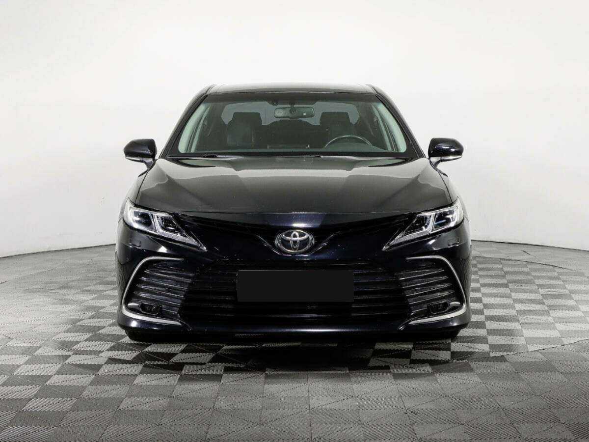 Toyota Camry с пробегом — 2021 год. Фото: #1
