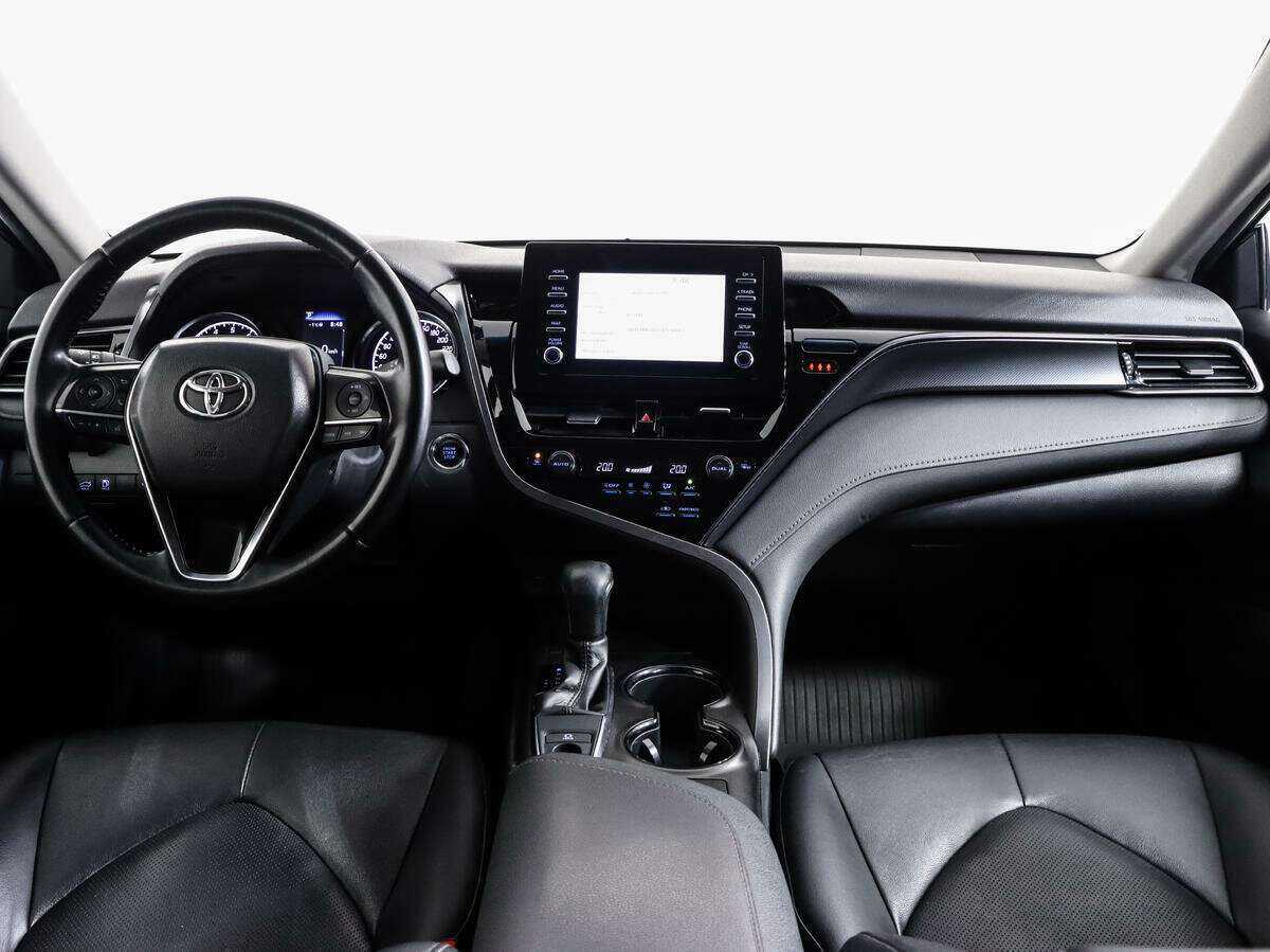 Toyota Camry с пробегом — 2021 год. Фото: #9