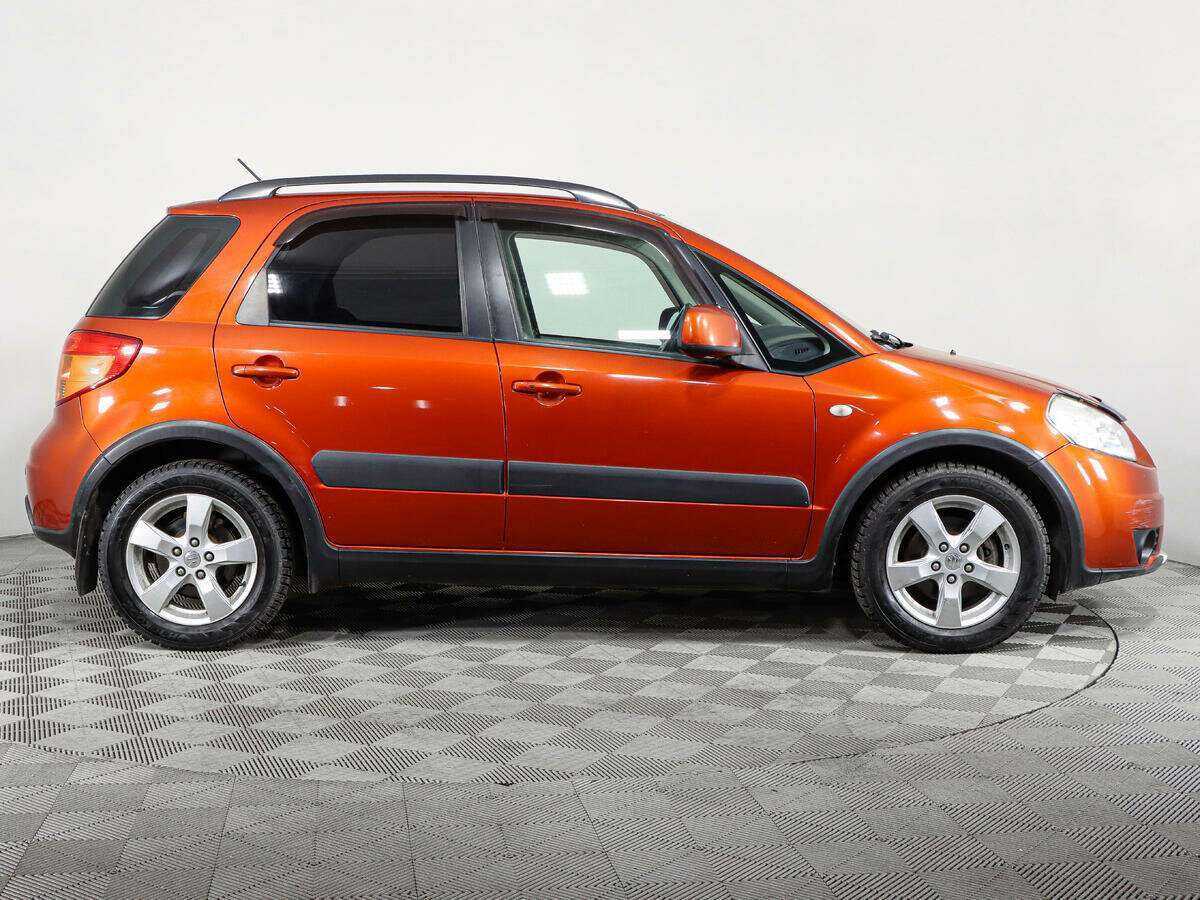 Suzuki SX4 с пробегом — 2010 год. Фото: #3