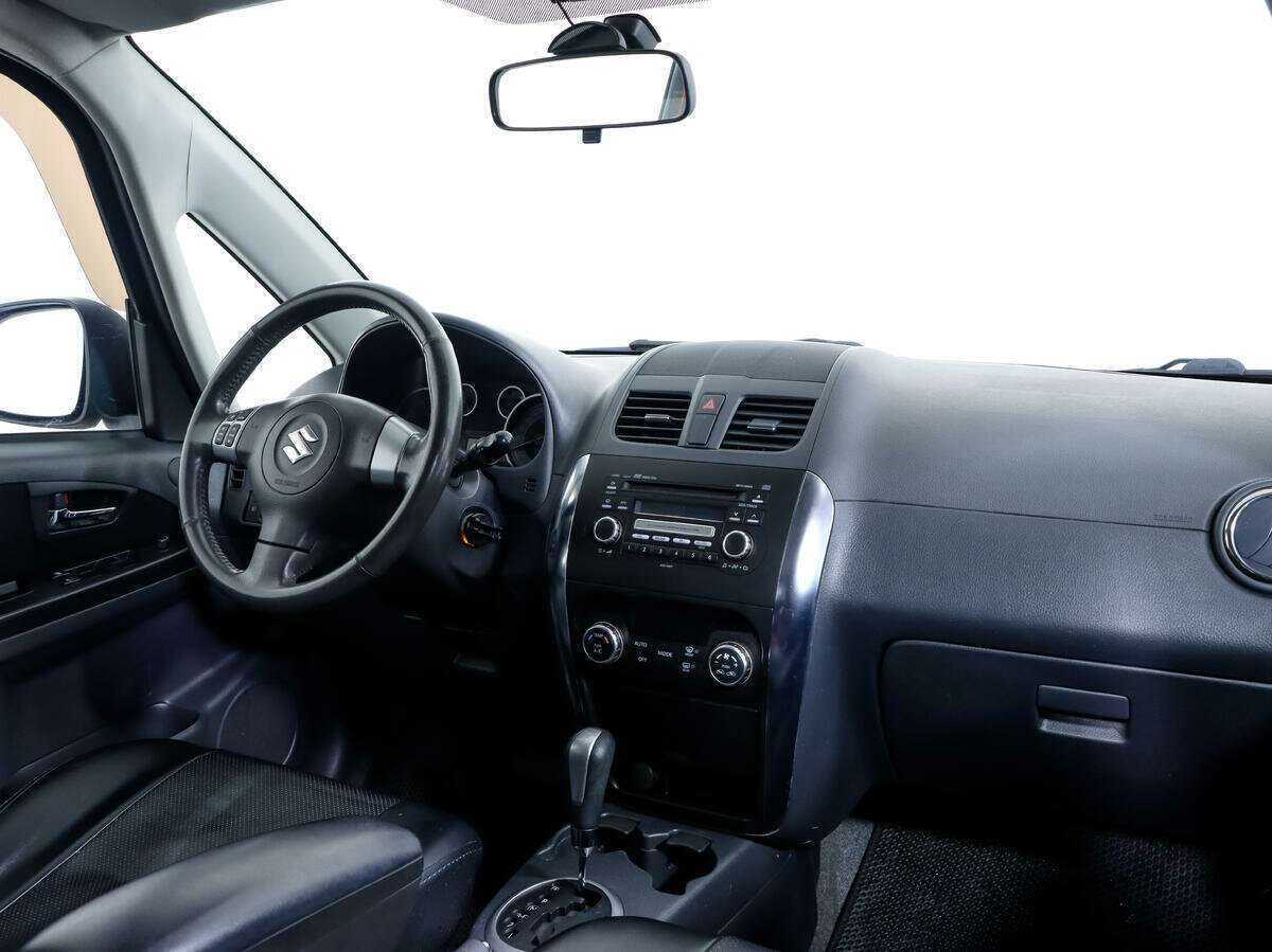 Suzuki SX4 с пробегом — 2010 год. Фото: #8