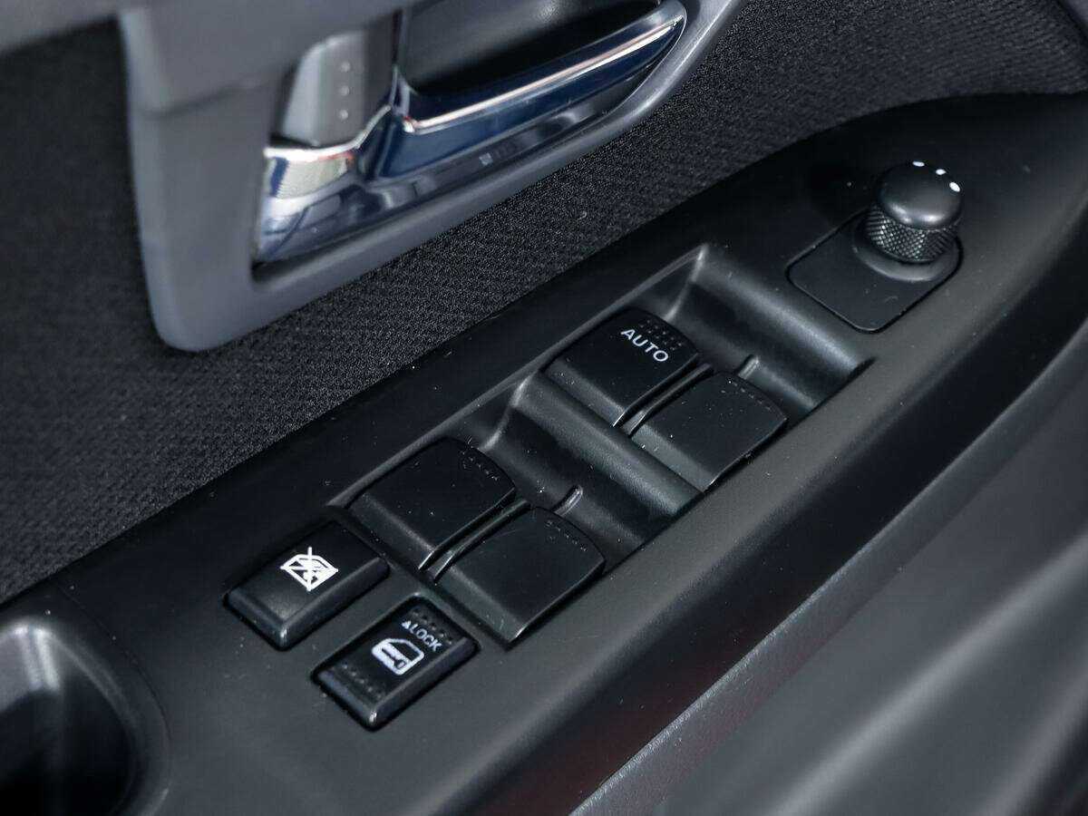 Suzuki SX4 с пробегом — 2010 год. Фото: #11