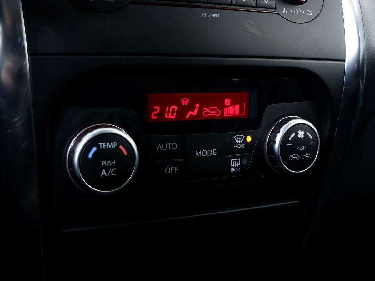 Suzuki SX4 с пробегом — 2010 год. Фото: #14