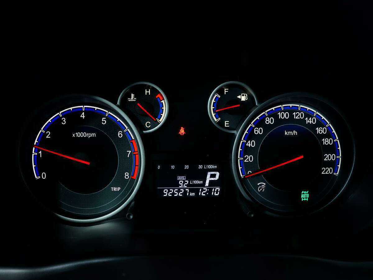 Suzuki SX4 с пробегом — 2010 год. Фото: #15