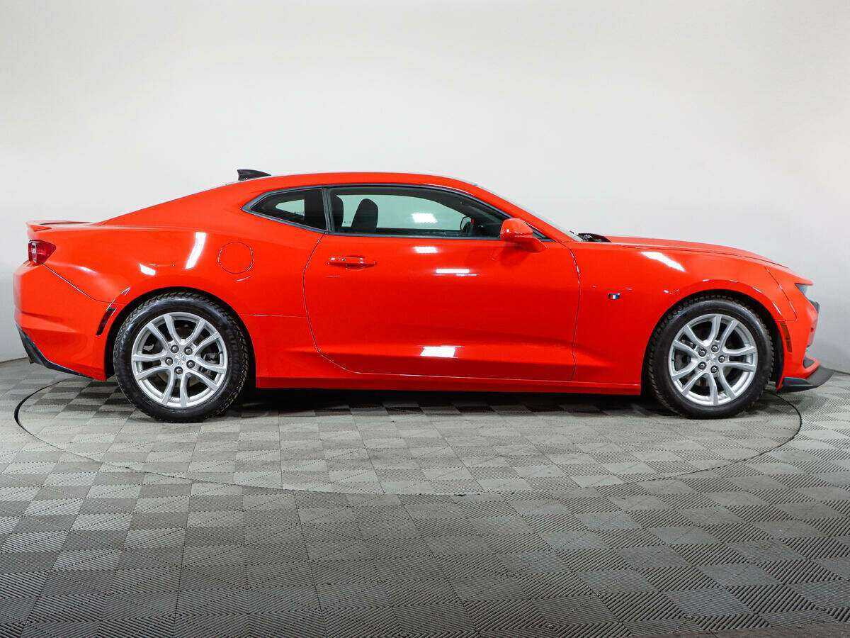 Chevrolet Camaro с пробегом — 2021 год. Фото: #3