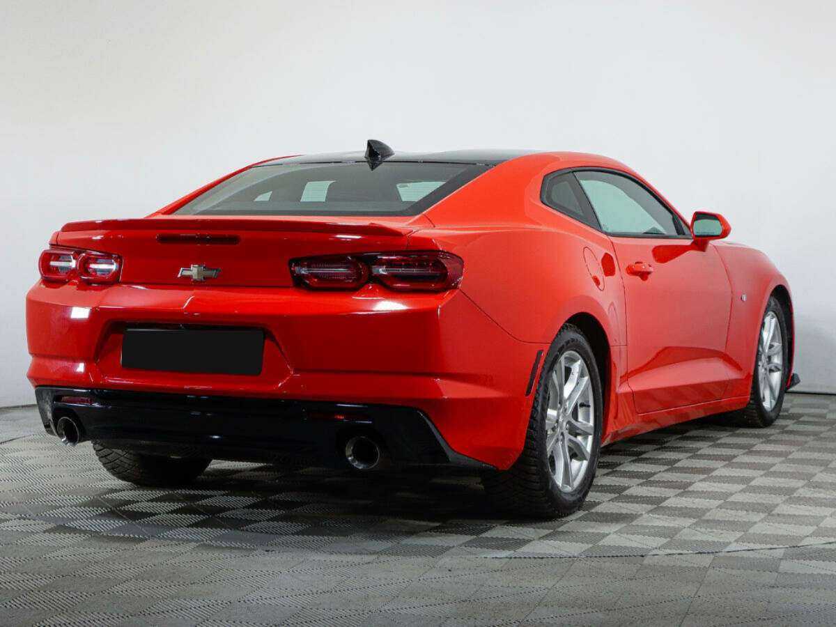 Chevrolet Camaro с пробегом — 2021 год. Фото: #4