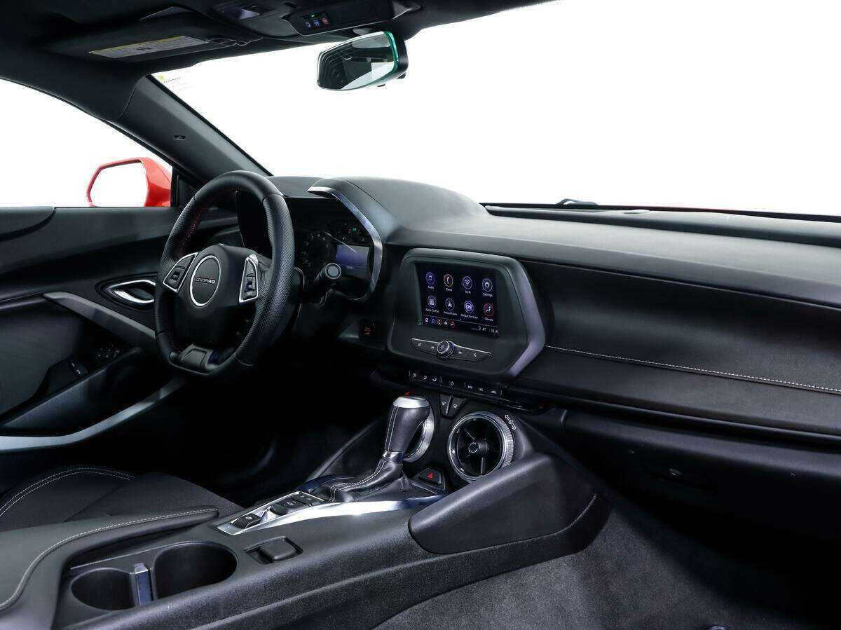 Chevrolet Camaro с пробегом — 2021 год. Фото: #8
