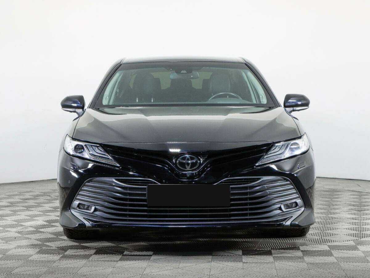 Toyota Camry с пробегом — 2019 год. Фото: #1
