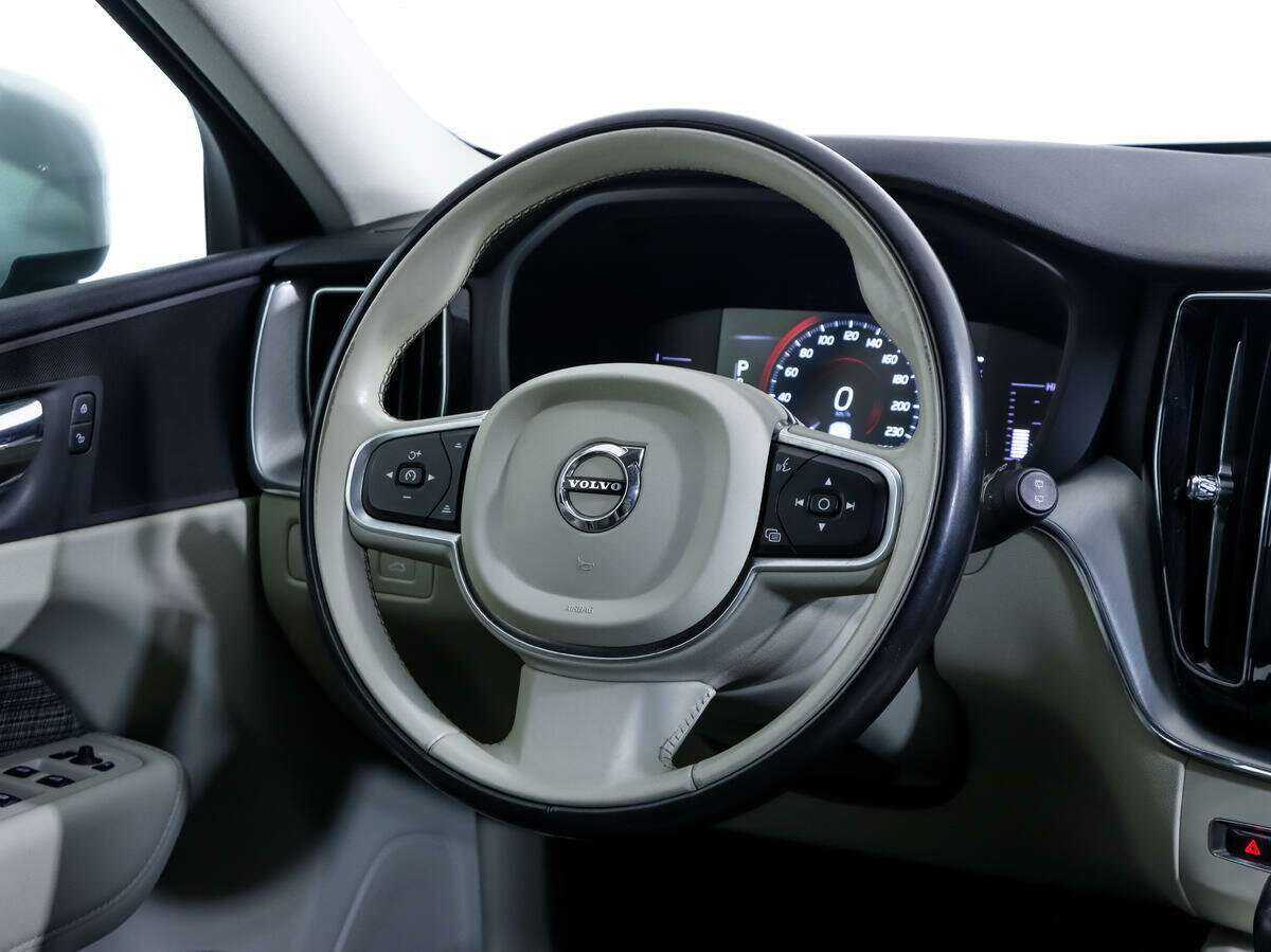 Volvo XC60 с пробегом — 2018 год. Фото: #13