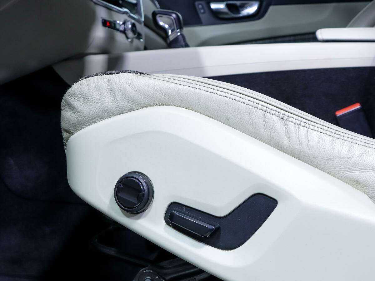 Volvo XC60 с пробегом — 2018 год. Фото: #17