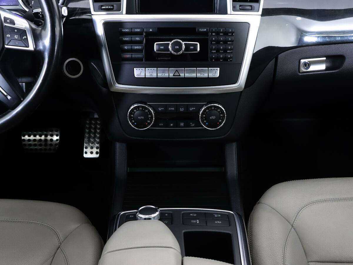 Mercedes-Benz GL-Класс с пробегом — 2015 год. Фото: #9