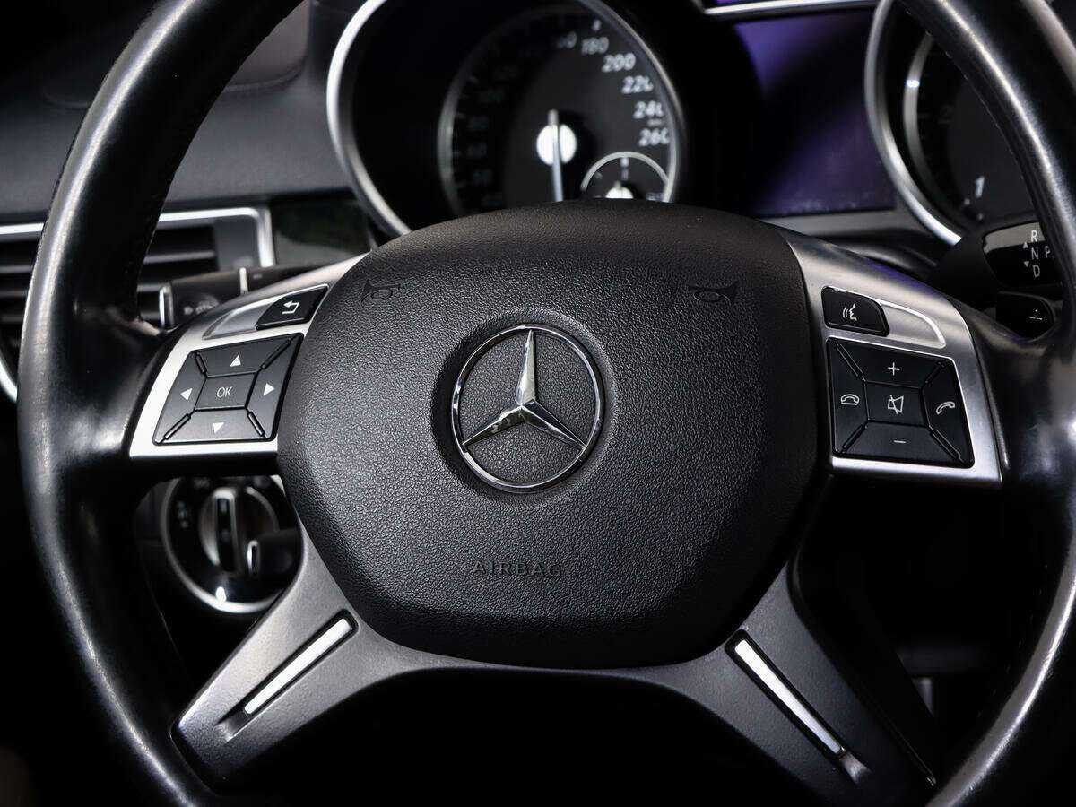 Mercedes-Benz GL-Класс с пробегом — 2015 год. Фото: #10