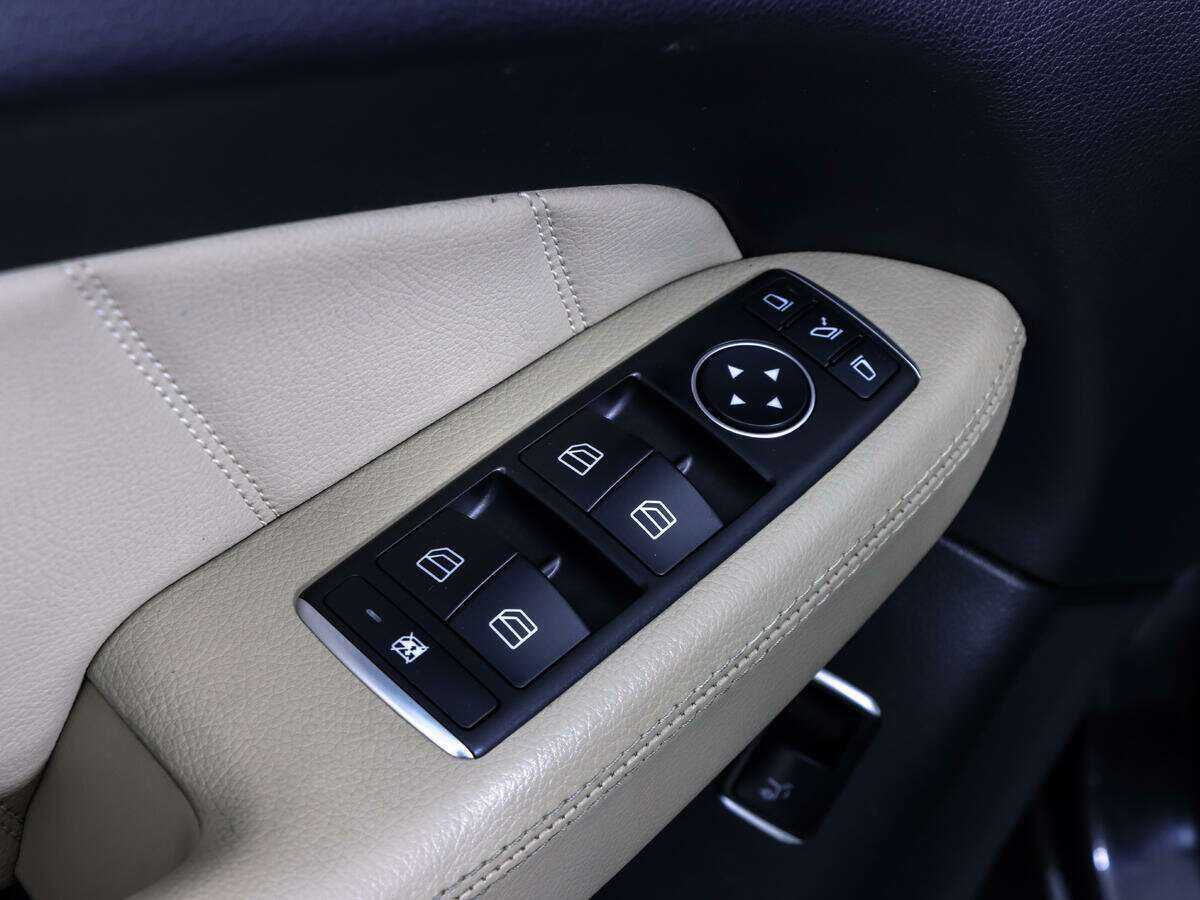 Mercedes-Benz GL-Класс с пробегом — 2015 год. Фото: #18