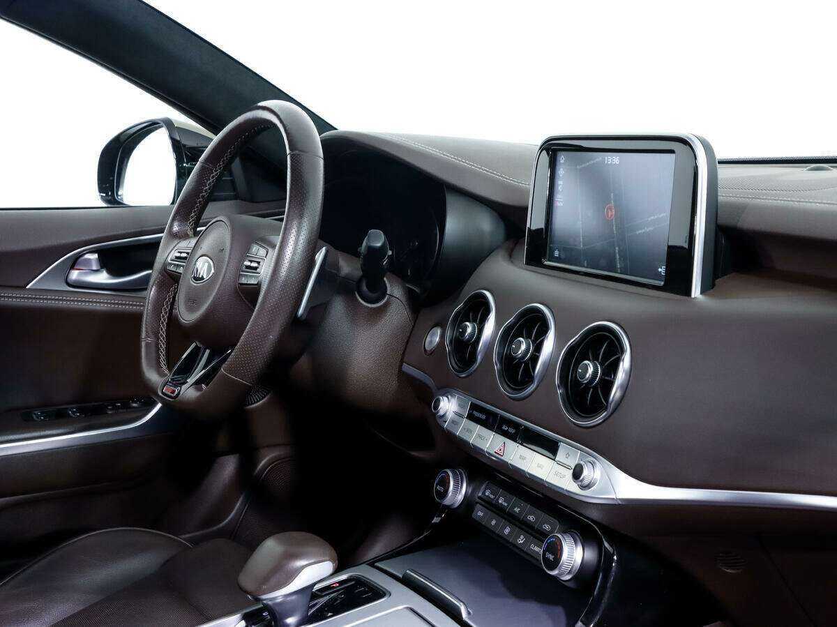 Kia Stinger с пробегом — 2018 год. Фото: #25