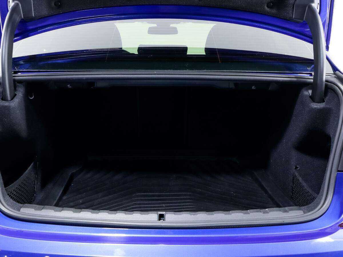 BMW 3 серии с пробегом — 2020 год. Фото: #11