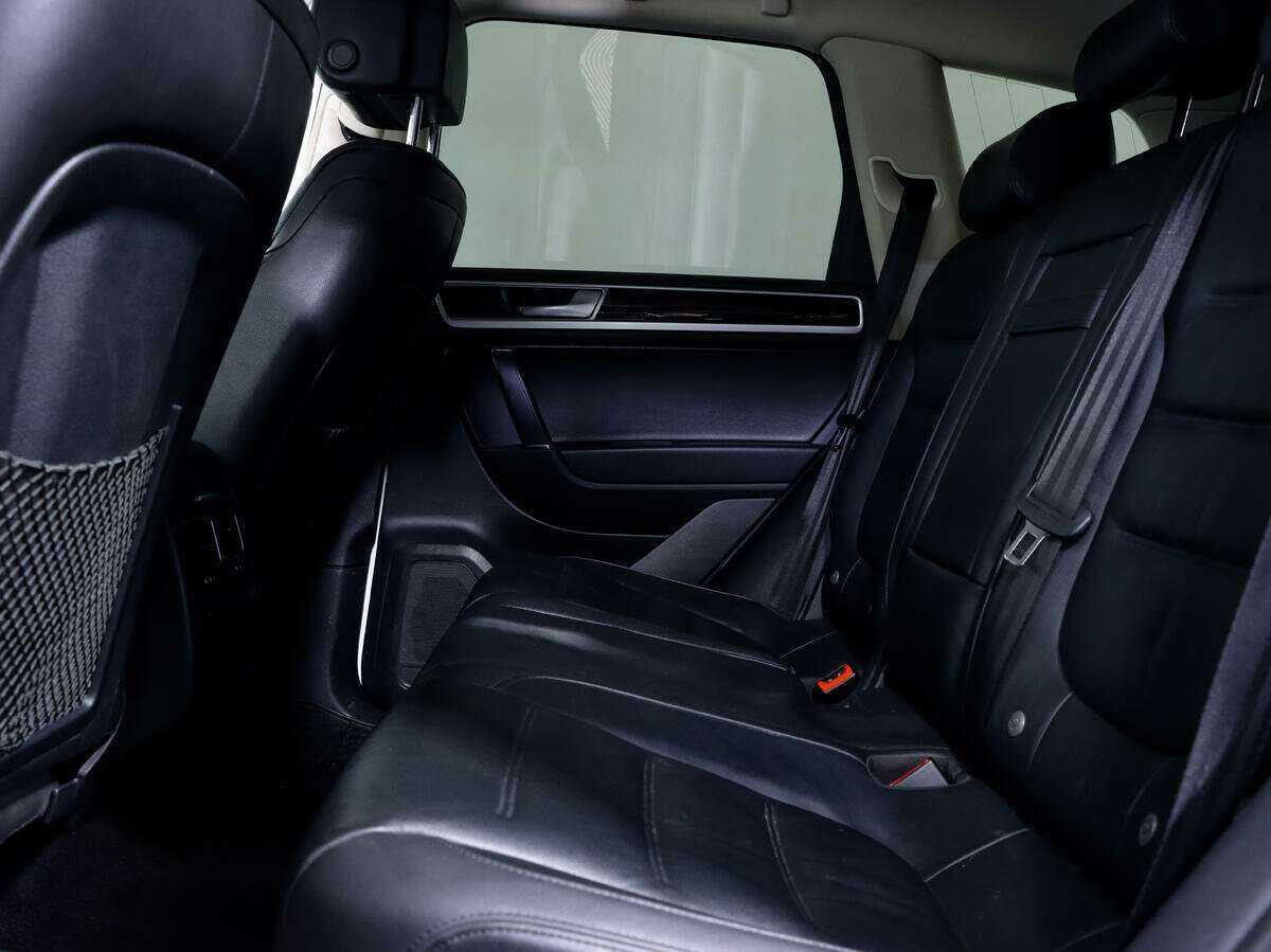 Volkswagen Touareg с пробегом — 2016 год. Фото: #8