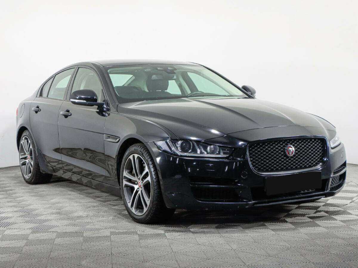 Jaguar XE с пробегом — 2017 год. Фото: #2