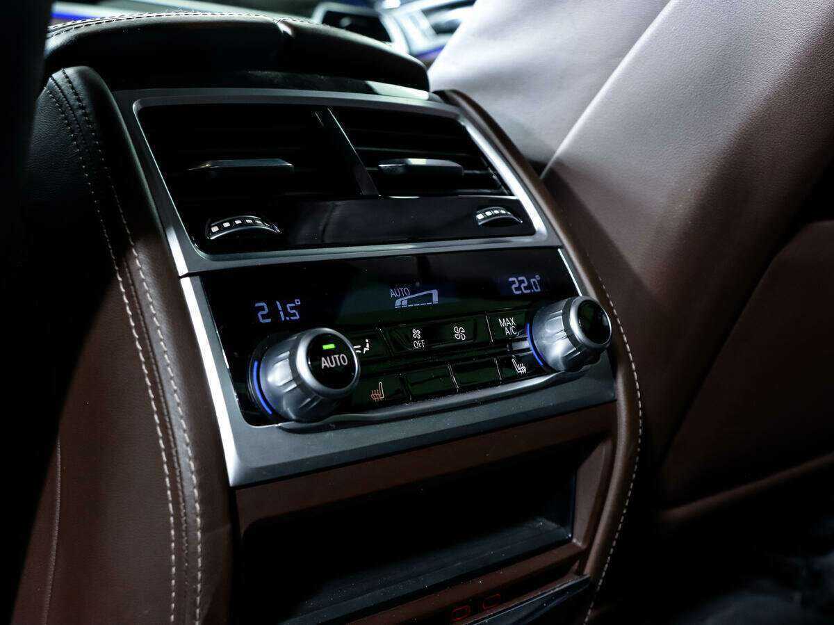 BMW 7 серии с пробегом — 2020 год. Фото: #9