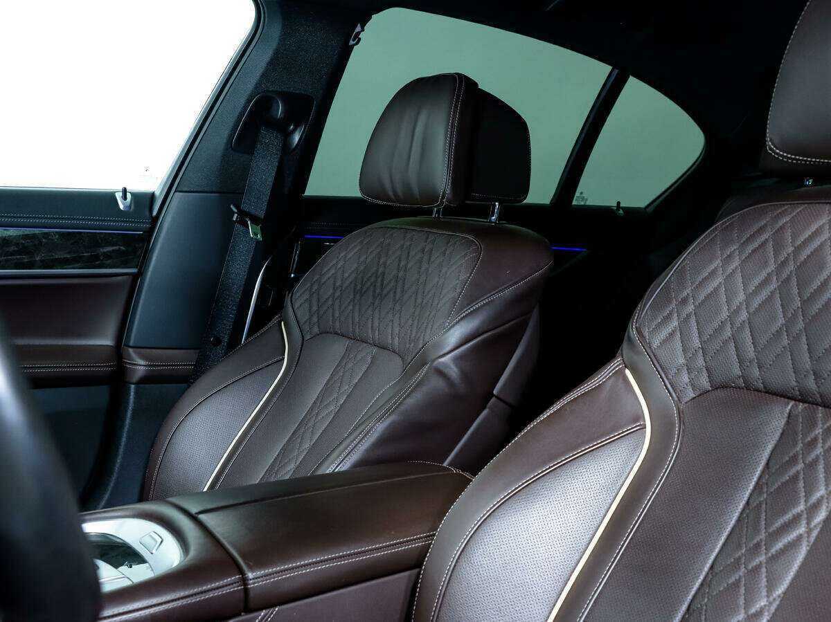 BMW 7 серии с пробегом — 2020 год. Фото: #10