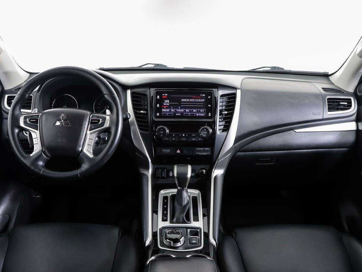 Mitsubishi Pajero Sport с пробегом — 2018 год. Фото: #7