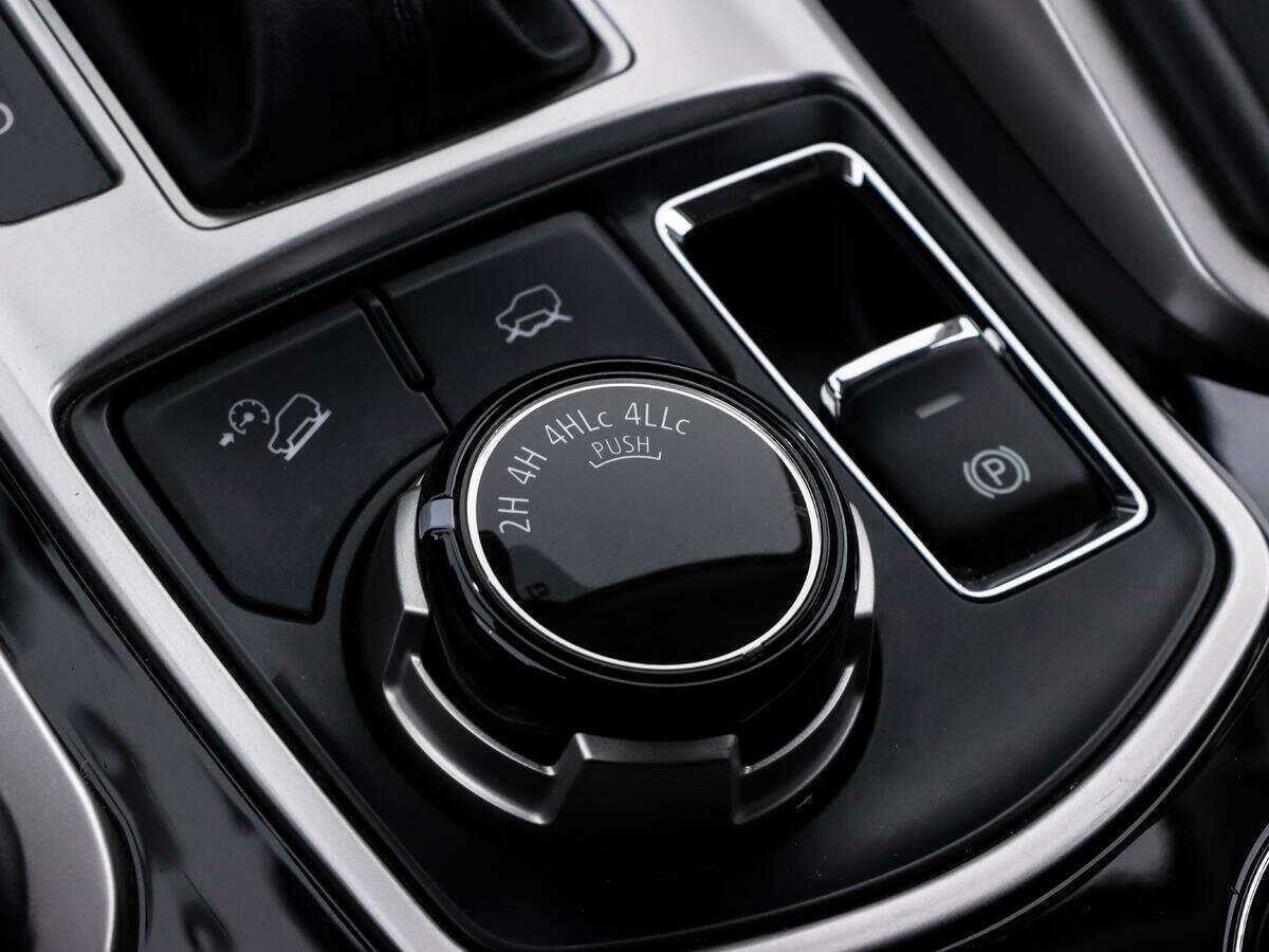 Mitsubishi Pajero Sport с пробегом — 2018 год. Фото: #10