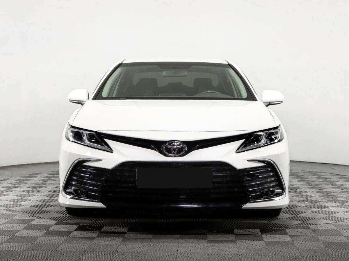 Toyota Camry с пробегом — 2021 год. Фото: #1