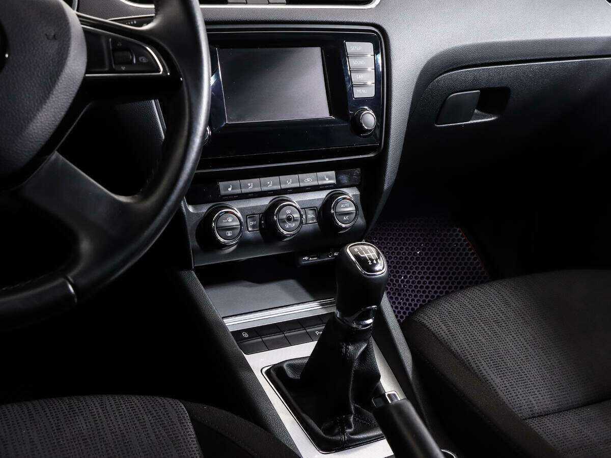Skoda Octavia с пробегом — 2015 год. Фото: #9