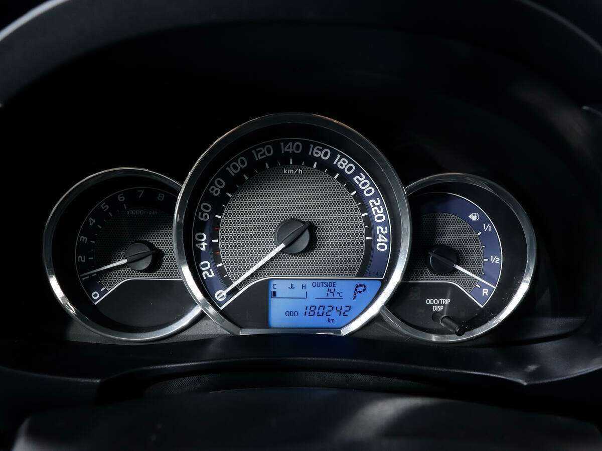 Toyota Corolla с пробегом — 2014 год. Фото: #14