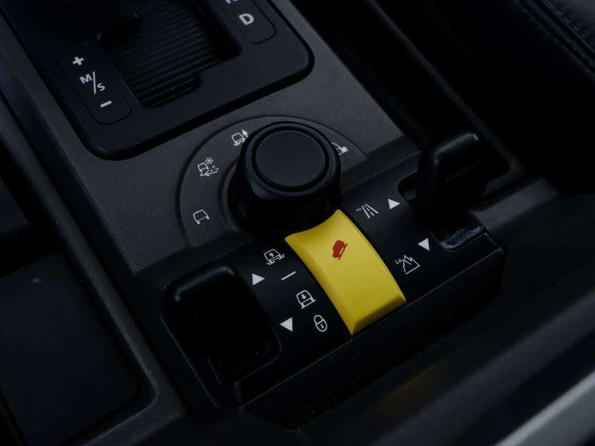 Land Rover Discovery с пробегом — 2006 год. Фото: #10