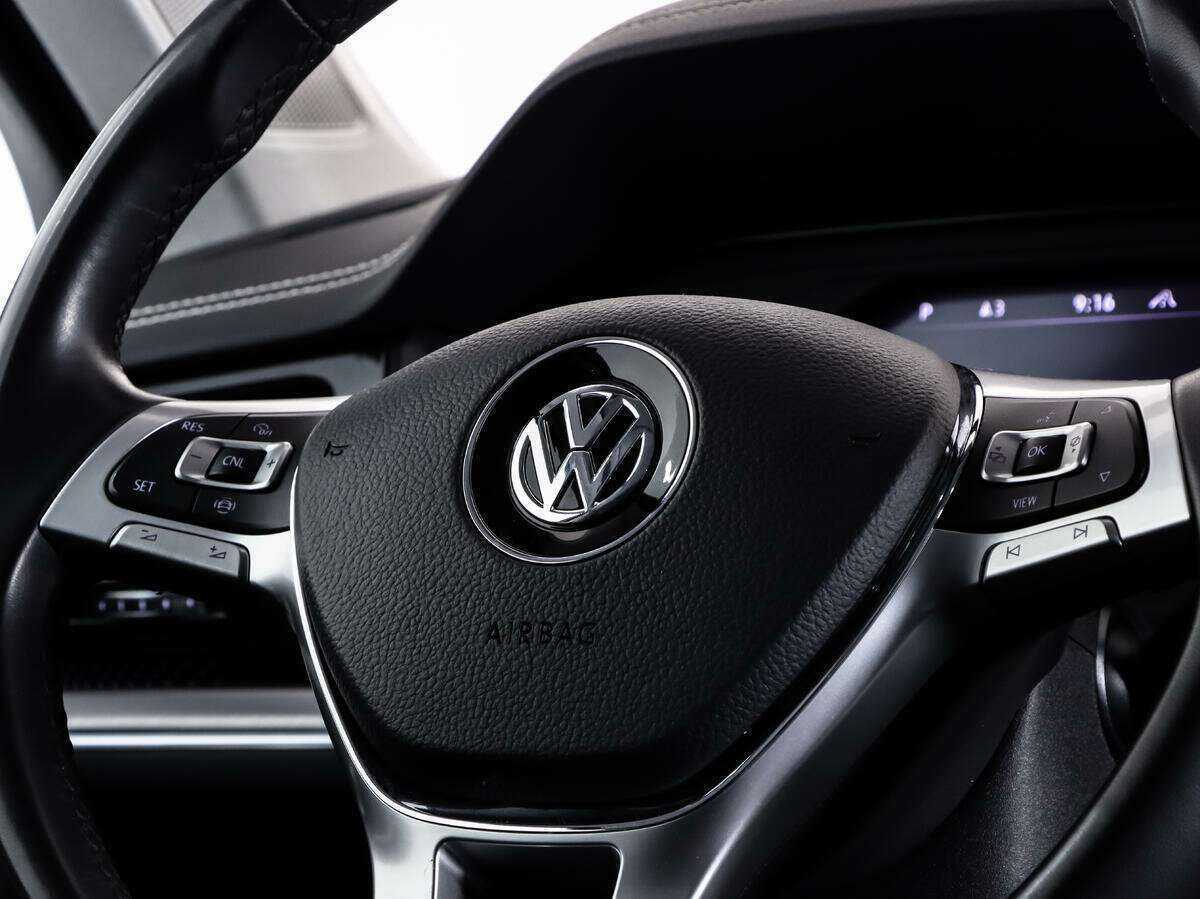 Volkswagen Touareg с пробегом — 2021 год. Фото: #13