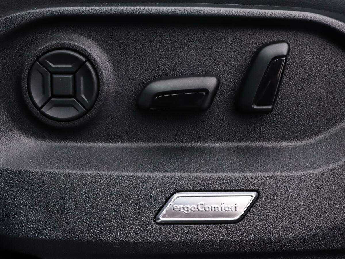 Volkswagen Touareg с пробегом — 2021 год. Фото: #17