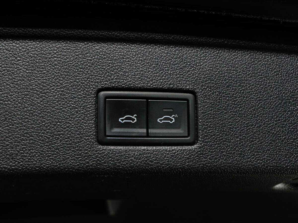 Volkswagen Touareg с пробегом — 2021 год. Фото: #21