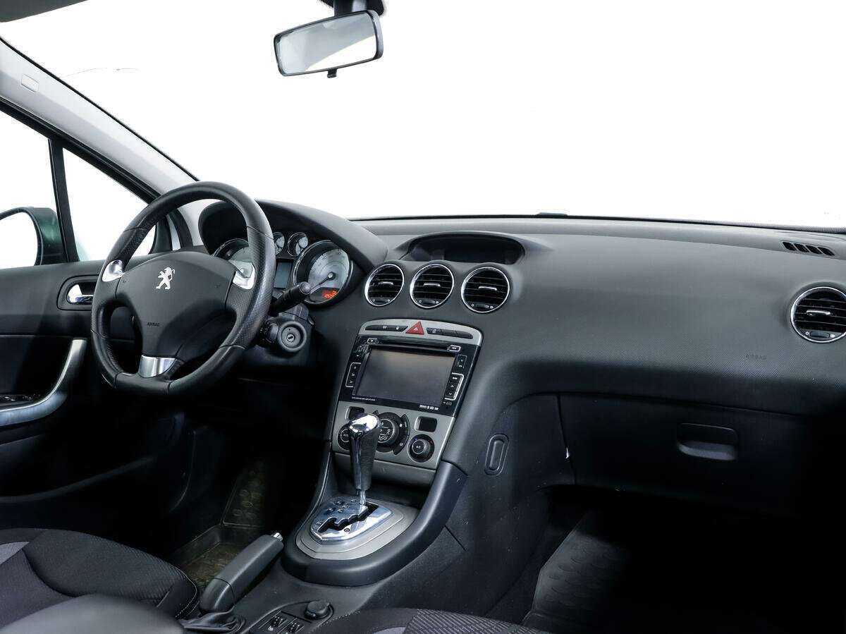 Peugeot 408 с пробегом — 2016 год. Фото: #8