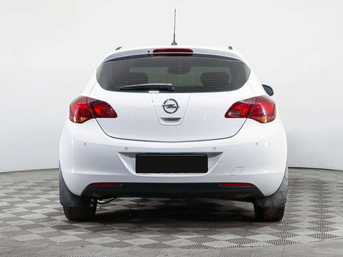 Opel Astra с пробегом — 2010 год. Фото: #5