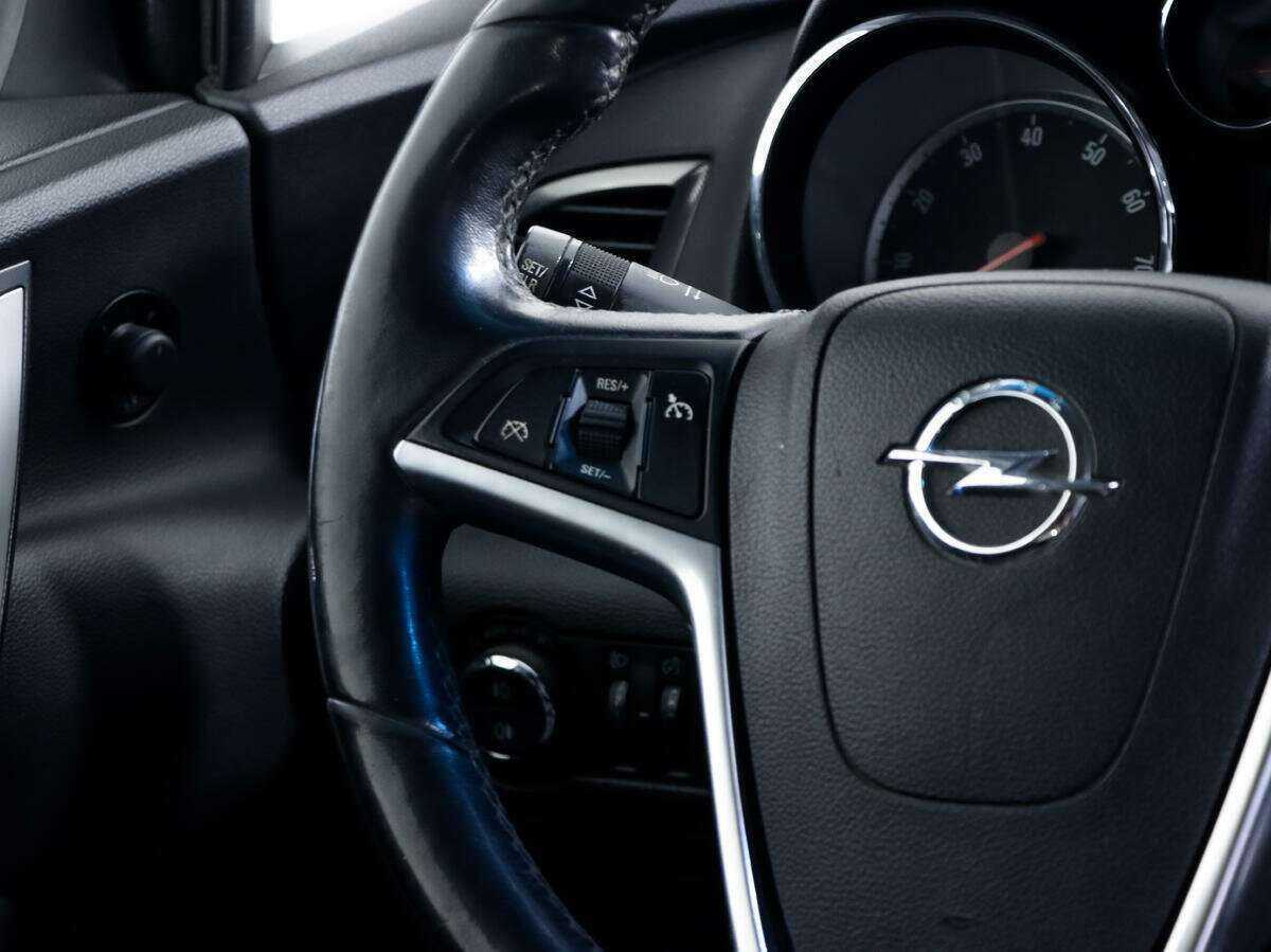 Opel Astra с пробегом — 2010 год. Фото: #11