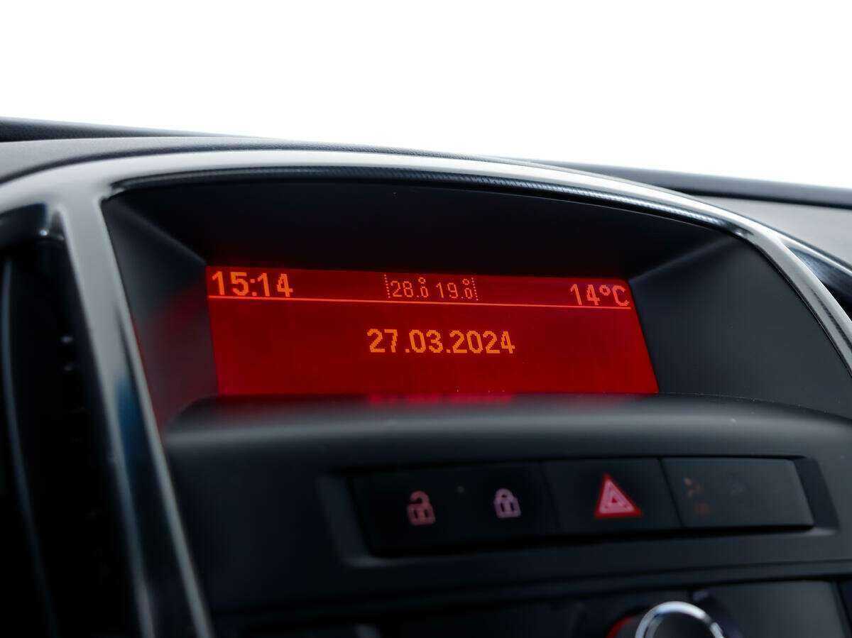 Opel Astra с пробегом — 2010 год. Фото: #12